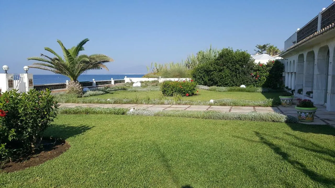 Front Line Beach Villa Marbella 0*,
